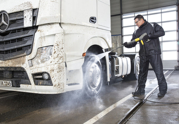 Yuqori bosimli tozalash vositasi HD 9/20-4 m